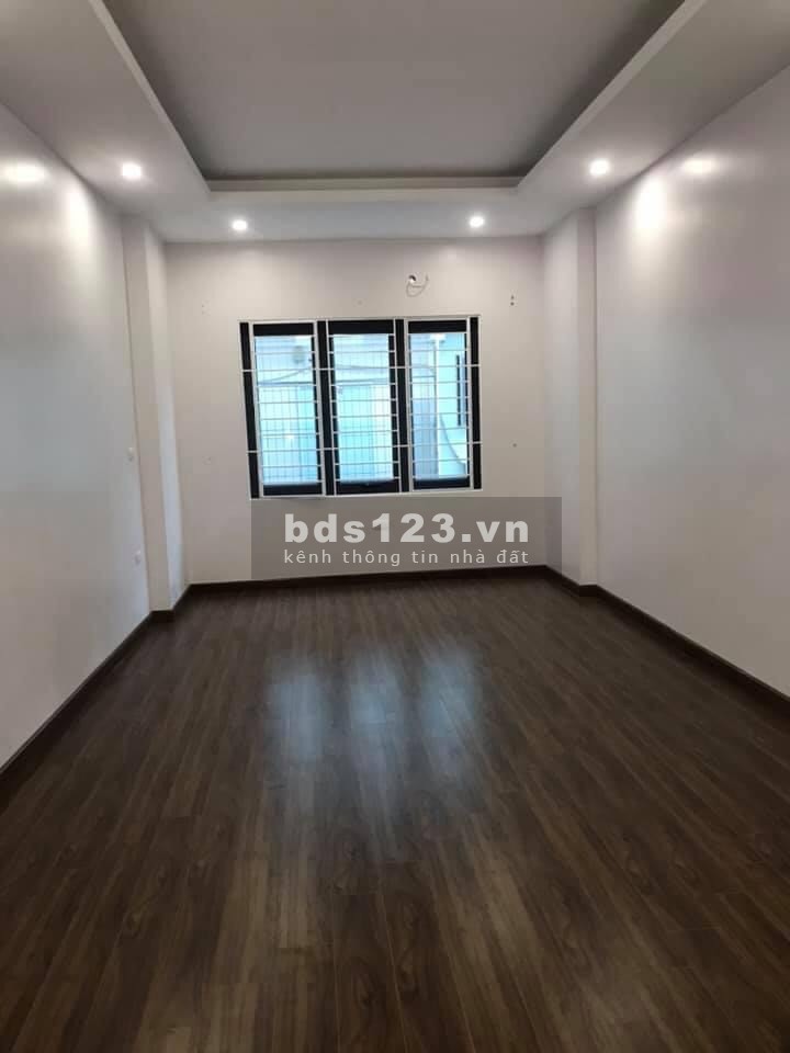 Bán nhà mới đẹp Trần Thái Tông 40m2 x 5 tầng, ngõ thoáng rộng gần ô tô, giá chỉ 4.5 tỷ