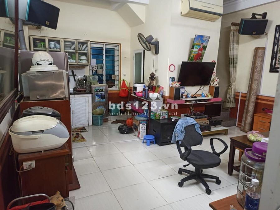 Bán nhà Ngô Gia Tự Long Biên, ngõ thông ô tô đầu tư giá hợp lí, dtsds 95m2, 3 tầng, giá 6.x tỷ