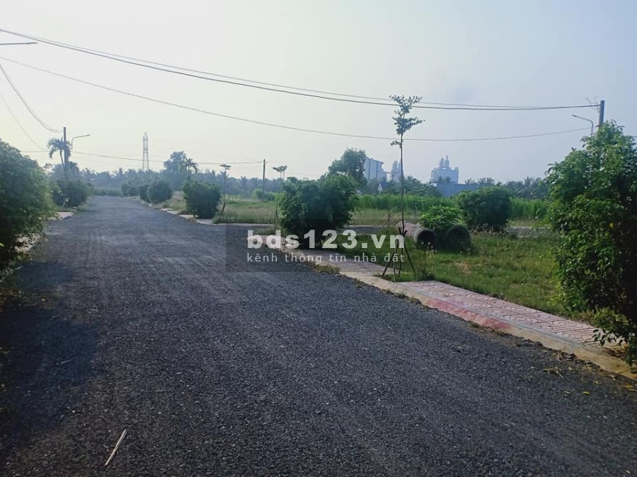Bán nền 92m2 thổ cư xây nhà cách khu công nghiệp Tân Hương 5p đi xe