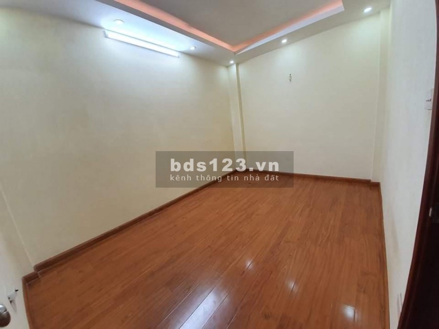 Bán gấp giá rẻ, Vũ Tông Phan Quận Thanh Xuân, diện tích 48m2 giá nhỉnh 4 tỷ nhà đẹp