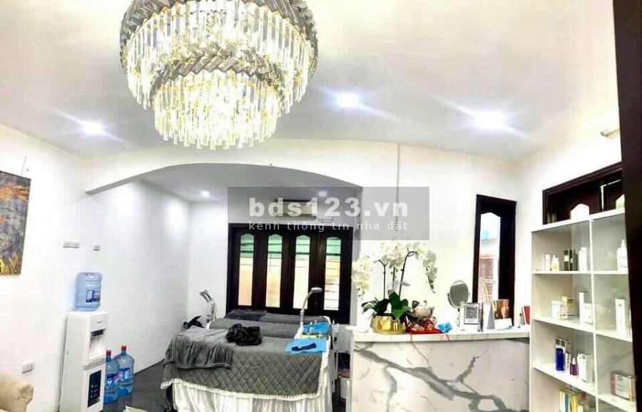 Bán nhà nguyên căn đẹp lô góc ngõ ba gác tránh, gần phố, sổ đỏ vuông bắn, tiện ích đủ