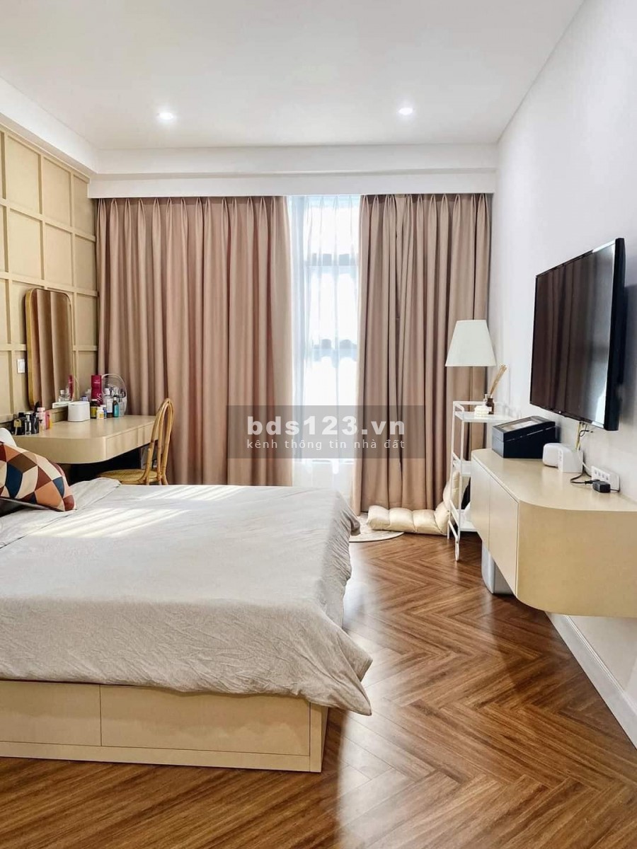 Bán nhà đẹp diện tích 50m2, phố Trường Chinh, thang máy xịn, ô tô đỗ, chỉ hơn 10 tỷ, lh 0976469163
