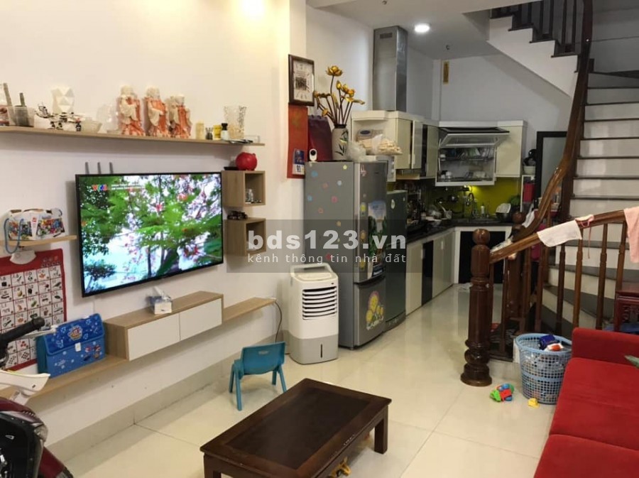 BAY GẤP NHÀ KHƯƠNG ĐÌNH 50M2 x 4T ,MẶT TIỀN RỘNG 4,2M ,NGÕ THÔNG ,SỔ NỞ HẬU.