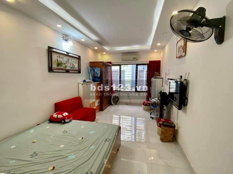 BAY GẤP NHÀ KHƯƠNG ĐÌNH 50M2 x 4T ,MẶT TIỀN RỘNG 4,2M ,NGÕ THÔNG ,SỔ NỞ HẬU.