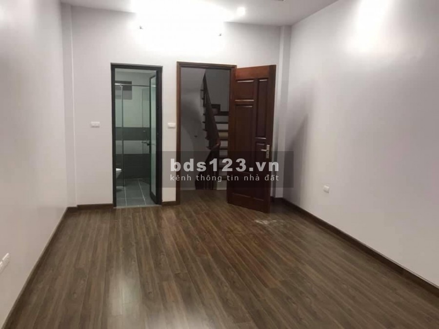 Bán nhà mới đẹp Trần Thái Tông 40m2 x 5 tầng, ngõ thoáng rộng gần ô tô, giá chỉ 4.5 tỷ