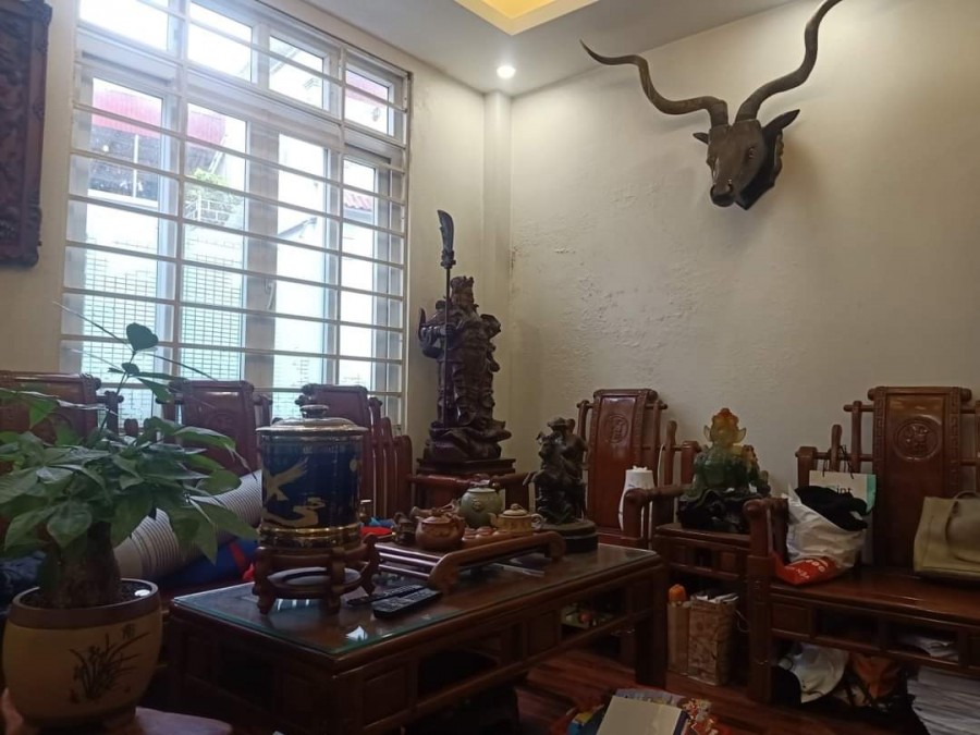 Mặt Phố Lạc Chính diện tích sử dụng 81m2 đúc kiên 3 tầng, mặt tiền 6m, giá 20 tỷ, lh 0981588619