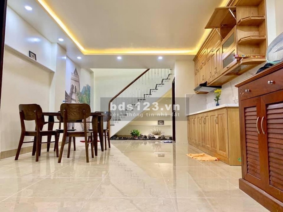 Bán nhà nguyên căn siêu hiếm Cầu Giấy, 5 tầng mt khủng 7m, tặng nội thất, giá nhỉnh 3 tỷ