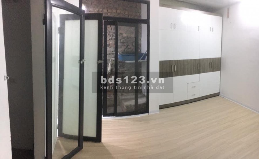 Chính chủ cần bán gấp nhà ngay phố Phúc Lợi cấp 4 một trệt, đầy đủ nội thất, ngõ ô tô