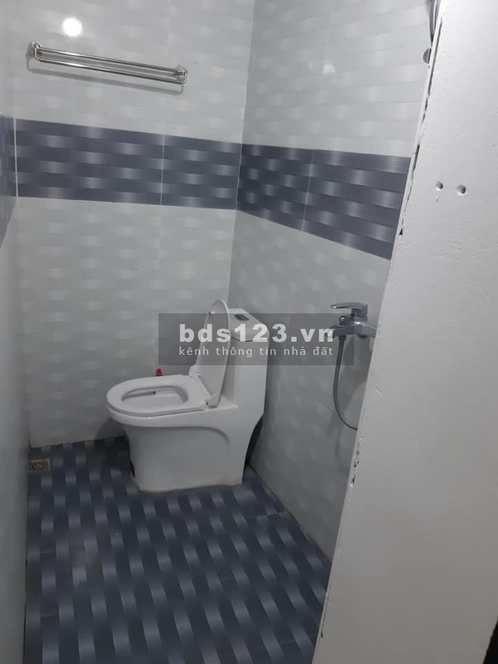 Chính chủ cần bán gấp nhà ngay phố Phúc Lợi cấp 4 một trệt, đầy đủ nội thất, ngõ ô tô
