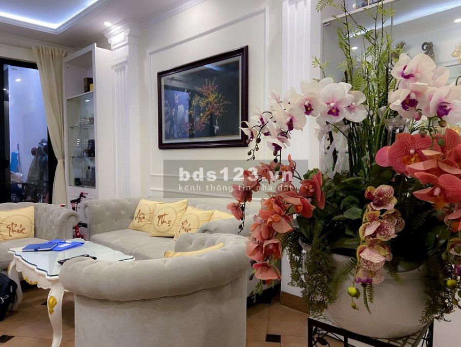 Bán nhà Nguyễn Văn Huyên Quận Cầu Giấy diện tích 42m2, giá 4.2 tỷ, liên hệ 0974609992