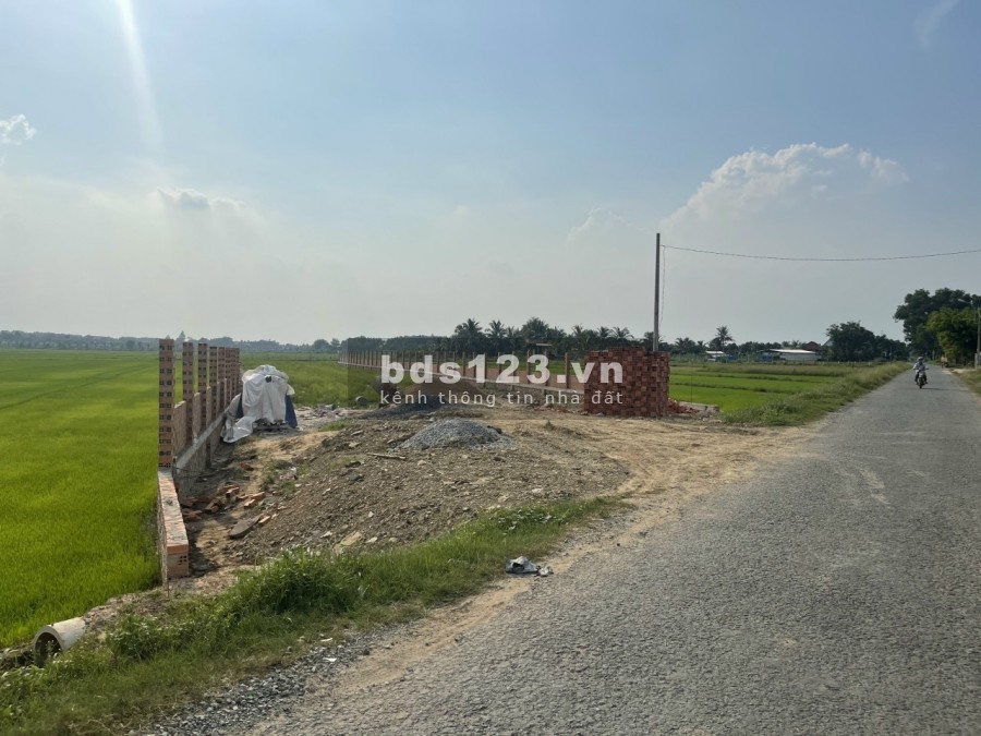 Cần bán đất mặt tiền nhựa 577 xã Trung Lập Hạ 1/ Tỉnh Lộ 2 DT 2100m2 QH dân cư