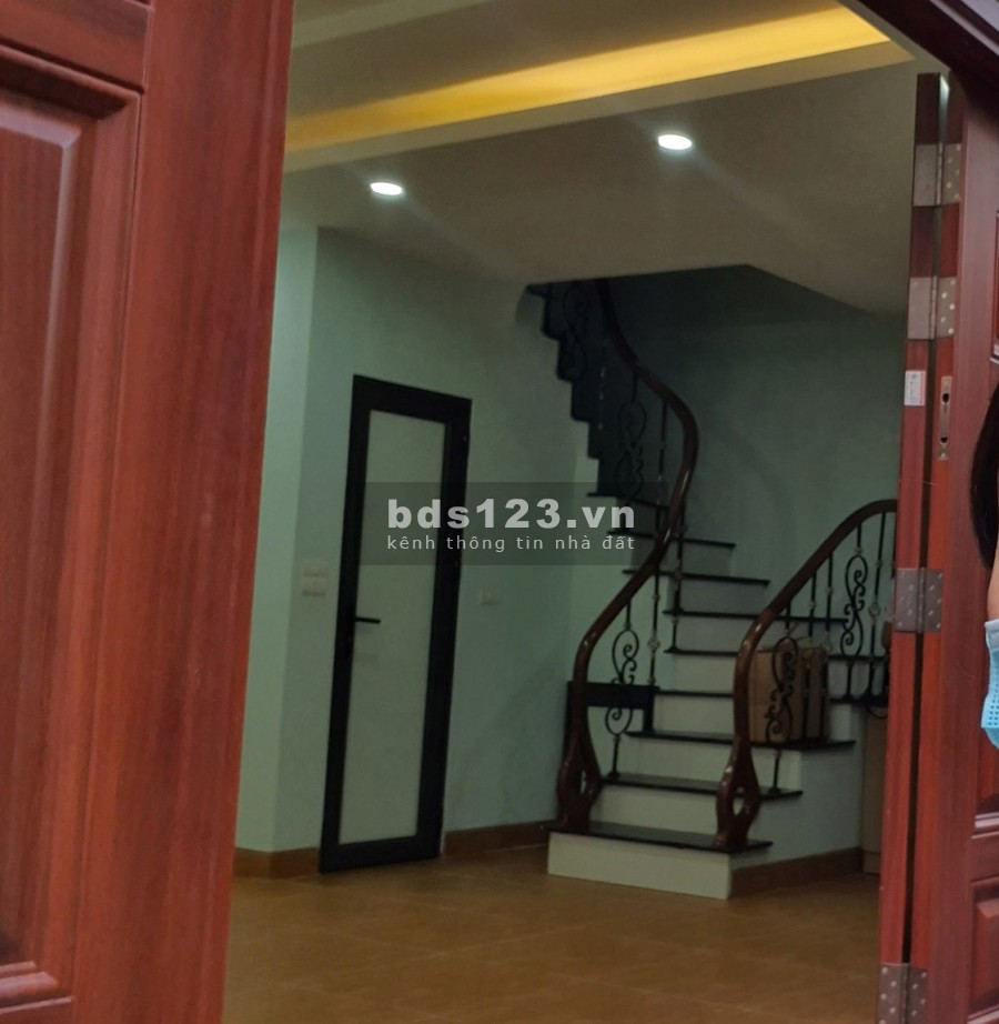 Ngõ phố An Dương Vương Quận Bắc Từ Liêm, 5 tầng diện tích sử dụng 40m2 giá bán 3.1 tỷ