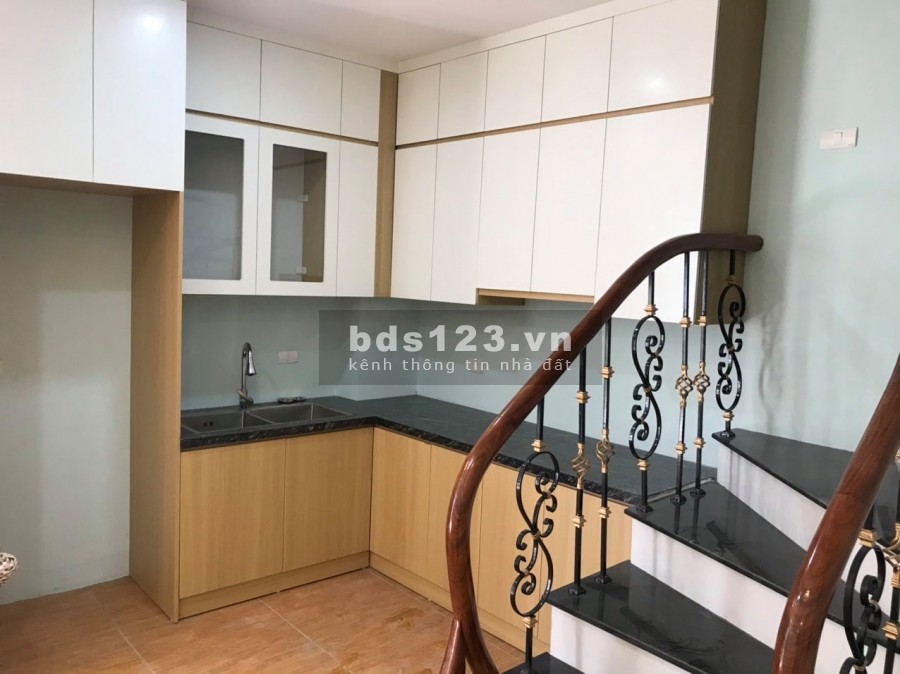 Ngõ phố An Dương Vương Quận Bắc Từ Liêm, 5 tầng diện tích sử dụng 40m2 giá bán 3.1 tỷ