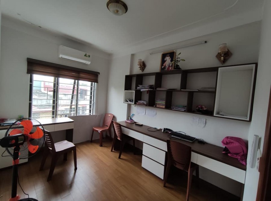 Hiếm Bán nhà đẹp Lĩnh Nam Hoàng Mai ôtô đỗ cửa 5 tầng mặt tiền rộng ở ngay VP KD chỉ 3.5tỷ