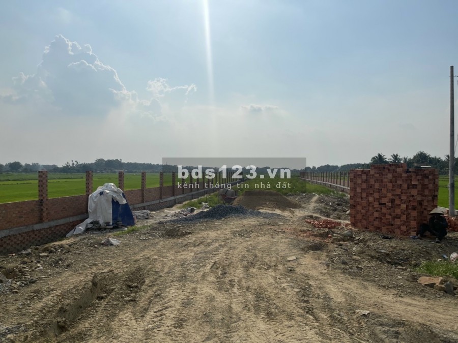 Cần bán đất mặt tiền nhựa 577 xã Trung Lập Hạ 1/ Tỉnh Lộ 2 DT 2100m2 QH dân cư