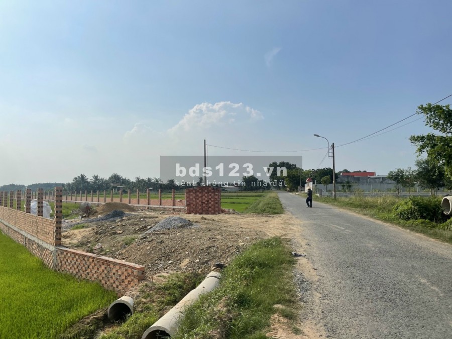 Cần bán đất mặt tiền nhựa 577 xã Trung Lập Hạ 1/ Tỉnh Lộ 2 DT 2100m2 QH dân cư