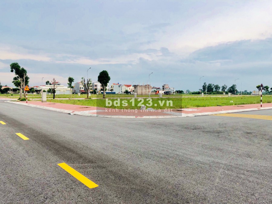 EM còn duy nhất 1 lô hướng Nam giá ưu đãi sổ đỏ liền tay, tiện ích đầy đủ xung quanh