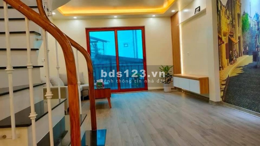 Bán nhà nguyên căn siêu hiếm Cầu Giấy, 5 tầng mt khủng 7m, tặng nội thất, giá nhỉnh 3 tỷ
