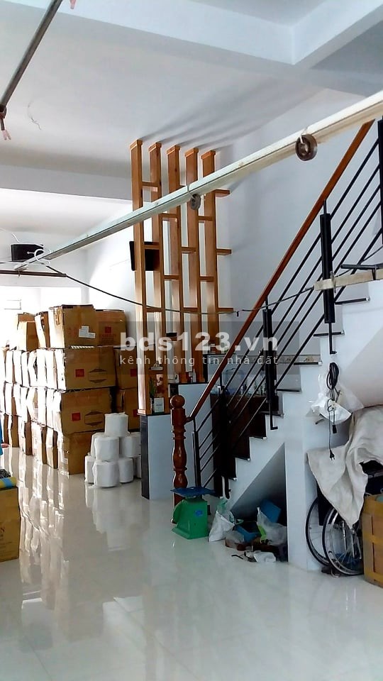 Bán nhà mặt tiền kinh doanh diện tích 100m2, 3 Tầng, gần Aeon Tân Phú, lh 0909640567