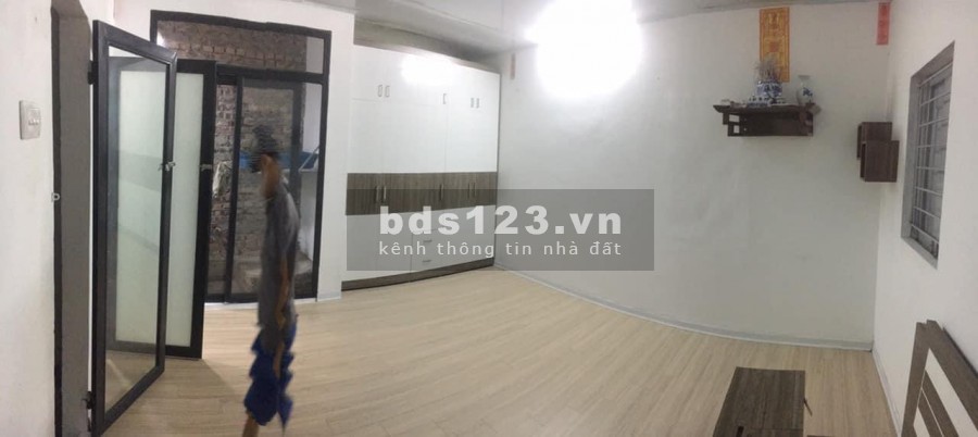 Chính chủ cần bán gấp nhà ngay phố Phúc Lợi cấp 4 một trệt, đầy đủ nội thất, ngõ ô tô