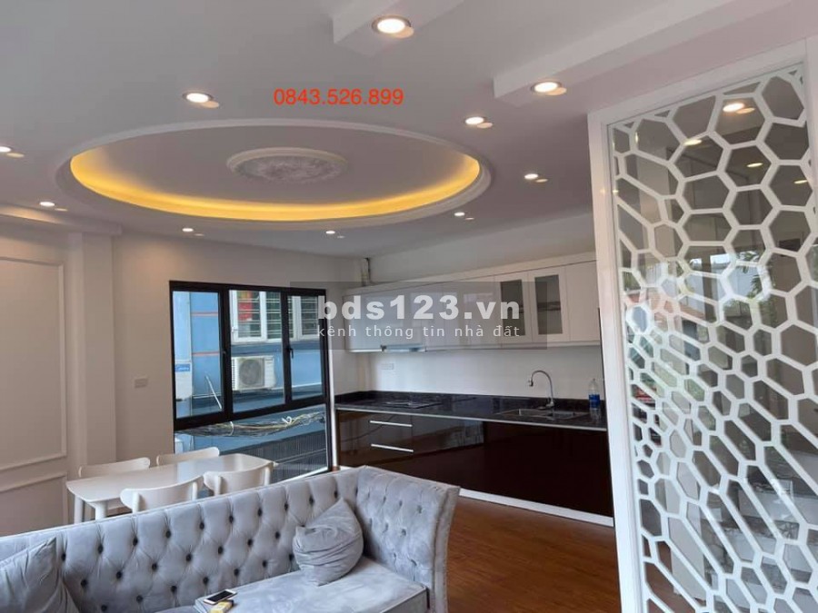 Bán nhà riêng phố Gia Thượng, Lô góc kinh doanh ô tô tránh, diện tích 40m2 chỉ hơn 4 tỷ