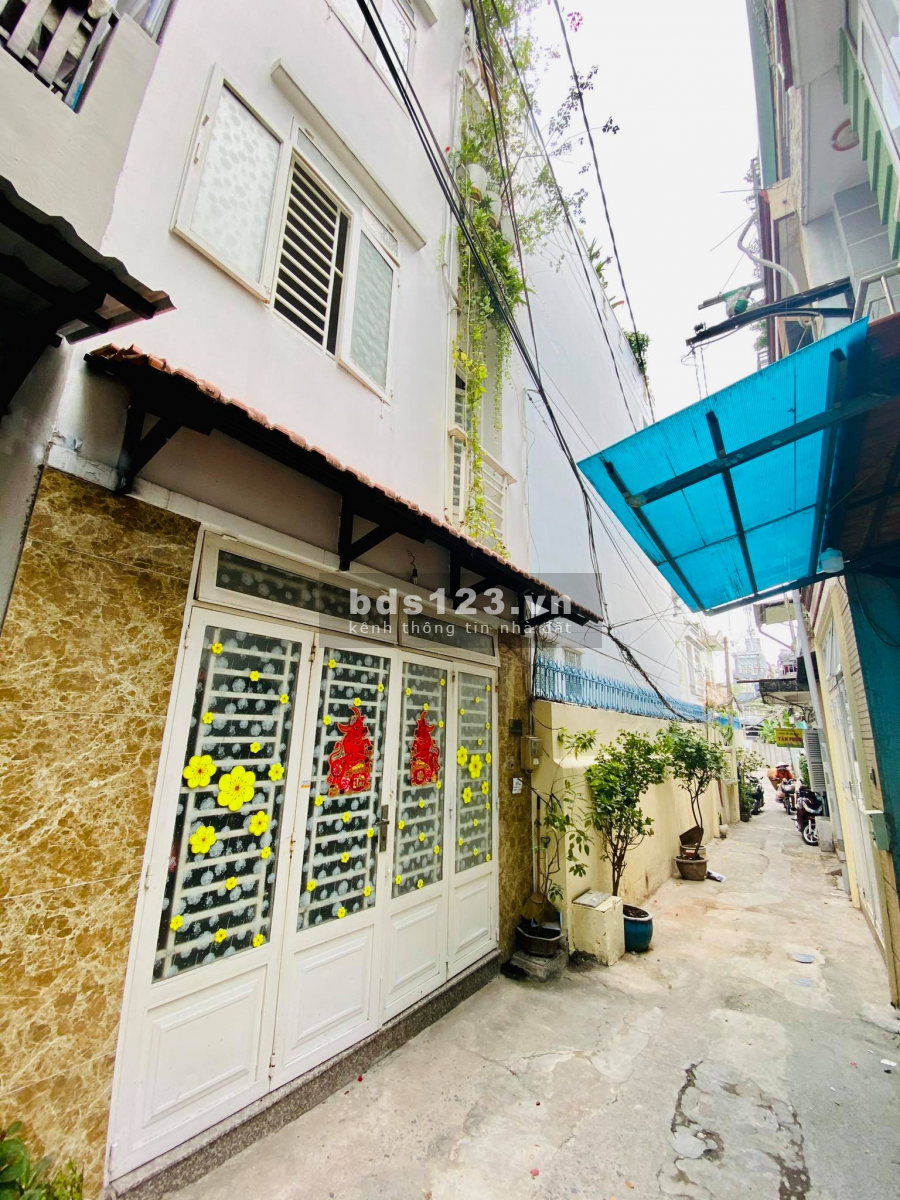 Chính chủ bán nhà nguyên căn hẻm Hoàng hoa Thám Quận Bình Thạnh bán gấp
