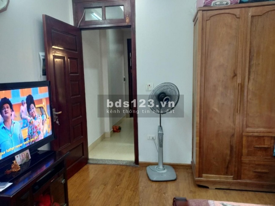 Cần bán gấp nhà Kim Mã Ba Đình, cực đẹp, ở luôn. 48m2x5T, MT4.2m. Giá nhỉnh 4 tỷ.