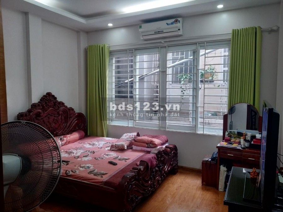 Cần bán gấp nhà Kim Mã Ba Đình, cực đẹp, ở luôn. 48m2x5T, MT4.2m. Giá nhỉnh 4 tỷ.