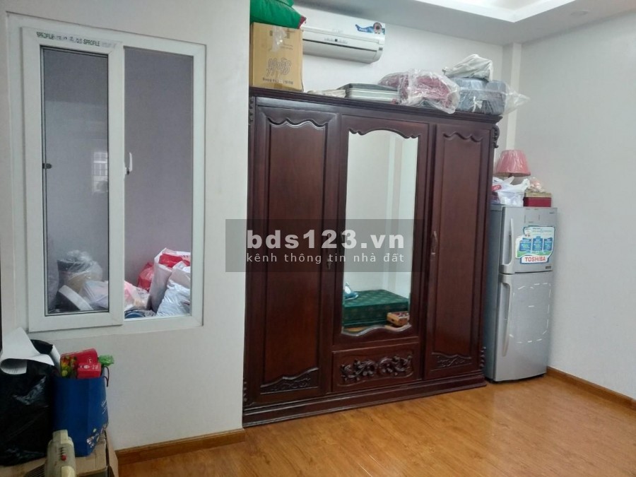 Cần bán gấp nhà Kim Mã Ba Đình, cực đẹp, ở luôn. 48m2x5T, MT4.2m. Giá nhỉnh 4 tỷ.