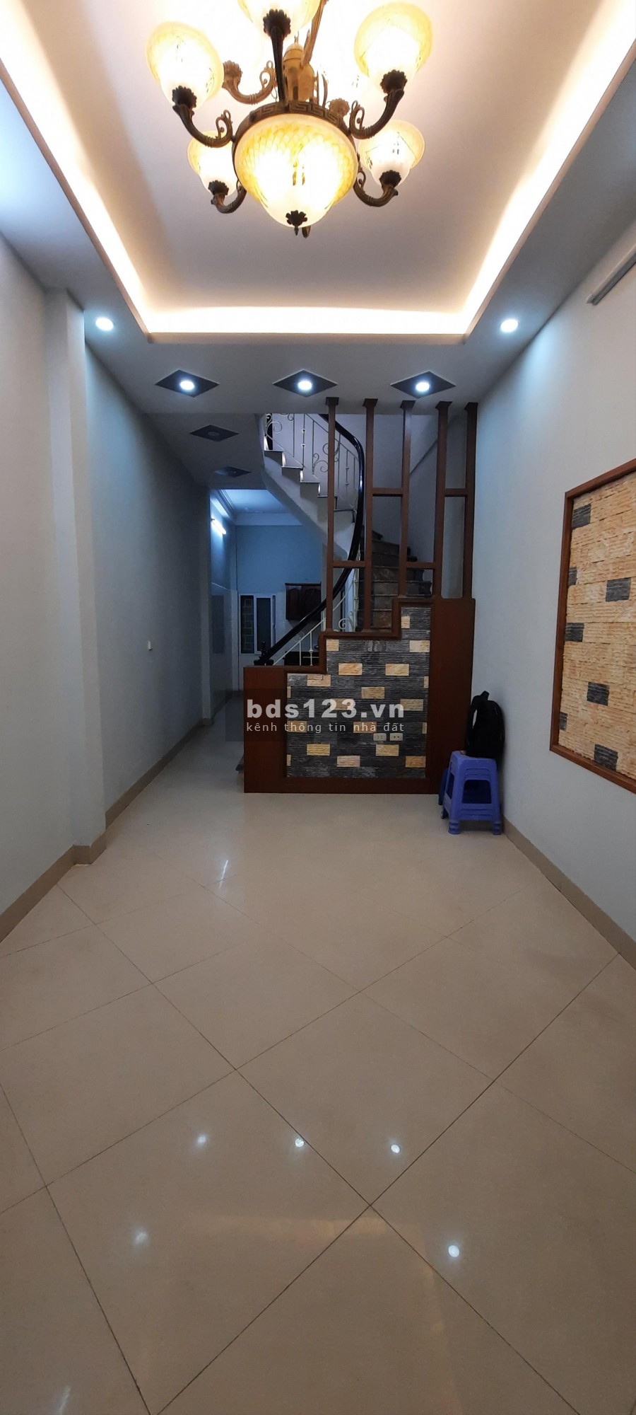 Cần bán nhà riêng, diện tích 42m2, 4 tầng giá 3.95 tỷ ngõ Thịnh Hào 1, Tôn Đức Thắng, Đống Đa