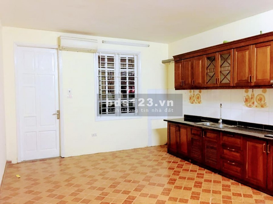 Bán Nhà Trần Cung nhà đẹp ở ngay dân trí cao diện tích sử dụng 40m2 giá bán 3,5 tỷ