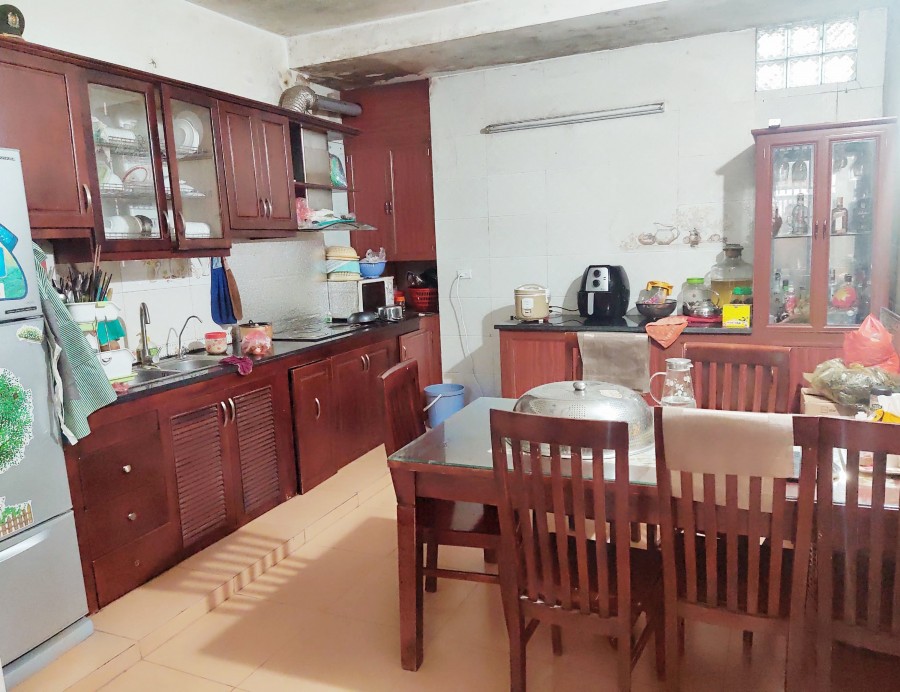 Bán nhà Thái Thịnh, Đống Đa, 55m2, nhà đẹp, tặng nội thất, giá chỉ 4.8 tỷ. LH 0966456918.