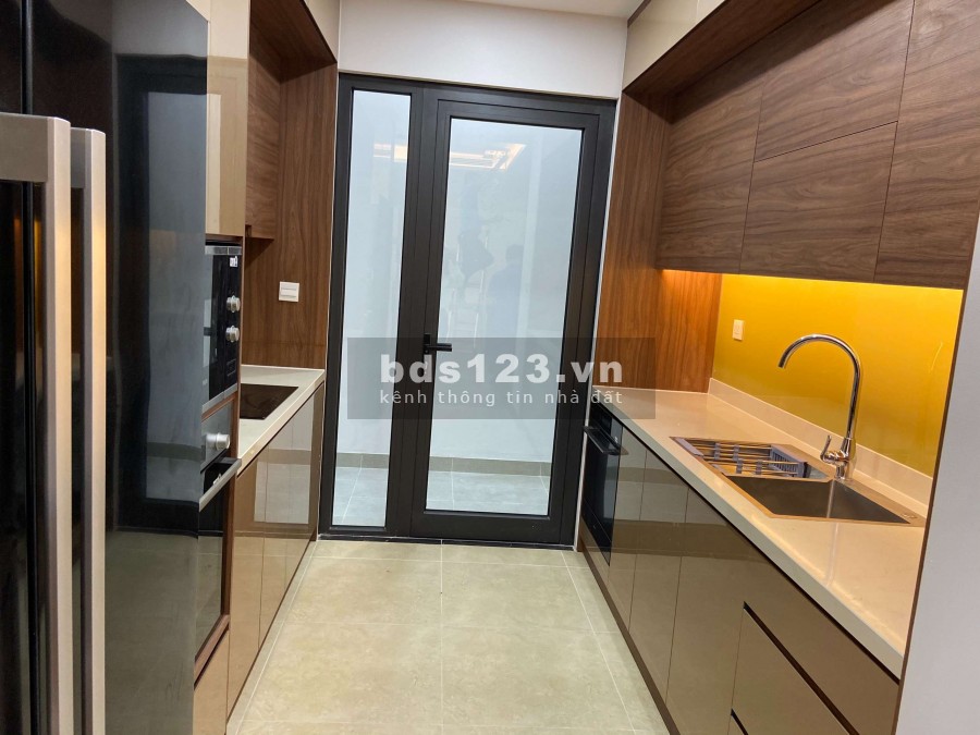 Bán Căn Hộ 3 Phòng Ngủ, Phú Thượng, Dân Trí Tuyệt Vời, diện tích 92m2, giá bán 2,767 tỷ.