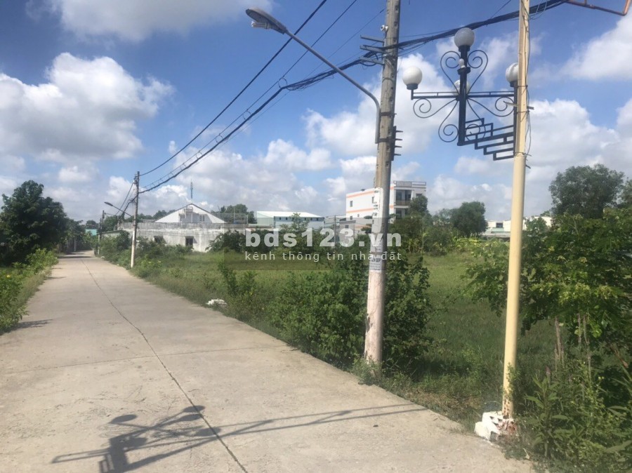 Cần bán đất thổ cư diện tích 80m2 đường Hoàng Phan Thái, xã Bình Chánh, giá tốt đầu tư