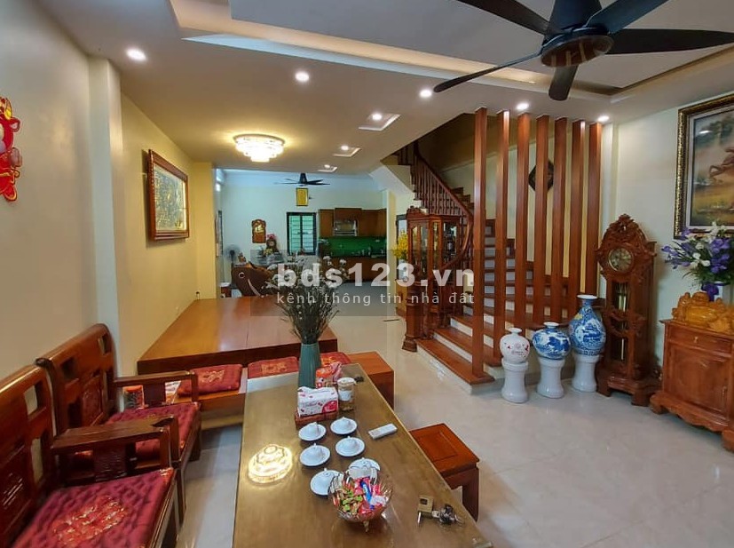 Chỉ 4.2 tỷ có nhà Mỹ Đình ô tô cách 7m, lô góc nội thất, dt 53m2, 3 tầng đúc, mặt tiền 4m
