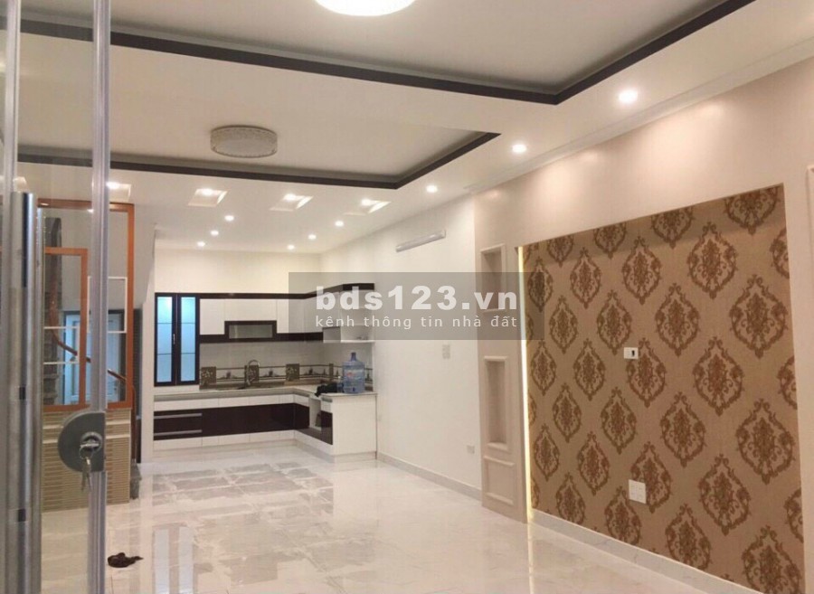 Chính chủ cần tiền bán nhà 3 tầng . DT 60m2 nhà xây độc lập.Giá rẻ mạc 2.45 tỷ chỉ ra lộc