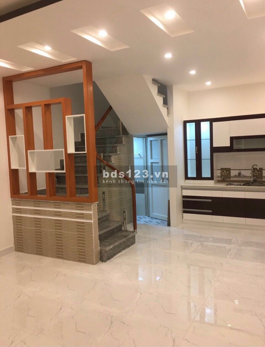 Chính chủ cần tiền bán nhà 3 tầng . DT 60m2 nhà xây độc lập.Giá rẻ mạc 2.45 tỷ chỉ ra lộc