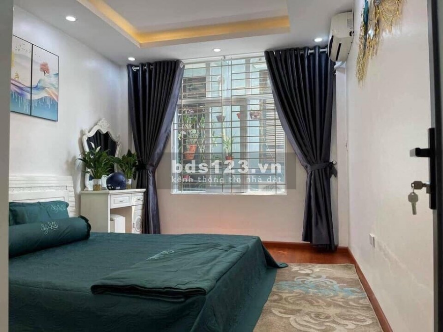 Bán nhà phố Hoàng Mai mặt ngõ kinh doanh ô tô đỗ cửa vào nhà 5 tầng đẹp ở ngay
