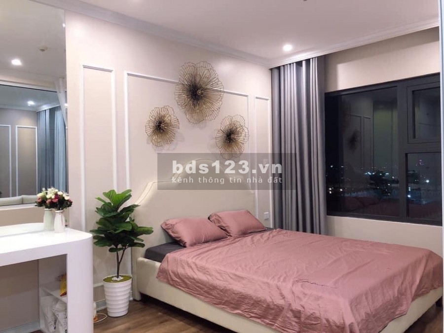 Bán nhà phố Hoàng Mai mặt ngõ kinh doanh ô tô đỗ cửa vào nhà 5 tầng đẹp ở ngay