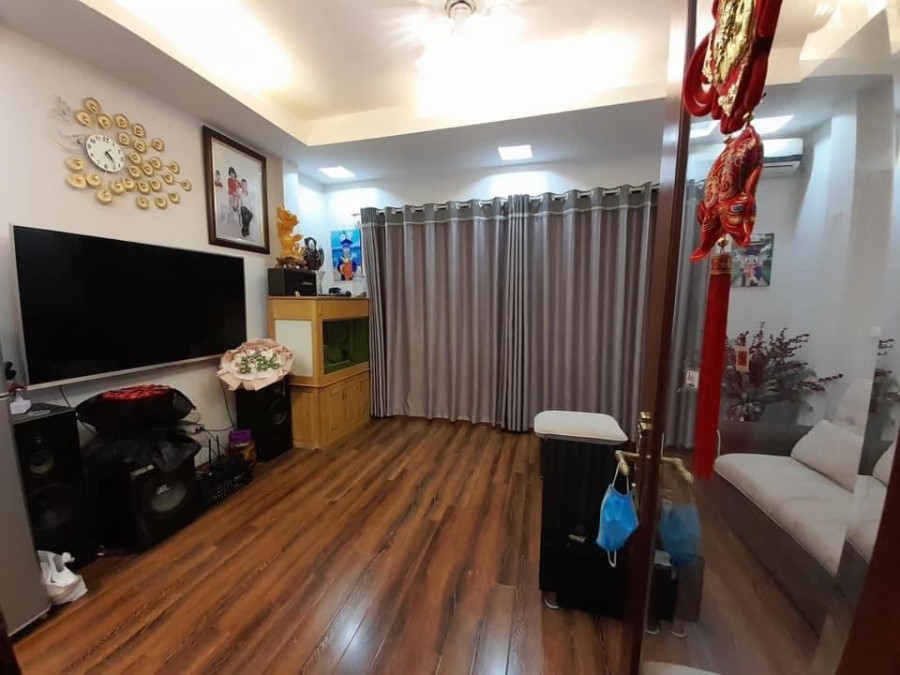 Bán nhà mặt ngõ Phạm Văn Đồng Cầu Giấy dtsd 35m2 5 tầng mt 4m giá 4.7 tỷ 0902224679