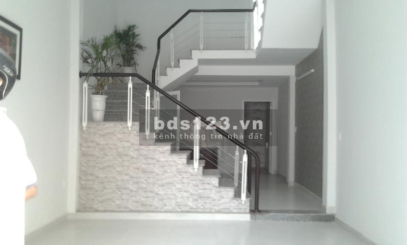 Bán nhà khu vực phường Quan Nhân, mặt tiền 5,3m, diện tích 40m2, nở hậu, giá 4,2 tỷ