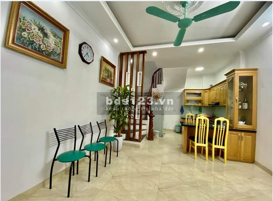 Bán nhà nguyên căn Đặng Văn Ngữ Đống Đa, ô tô lô góc dt 60m2, 5 tầng đúc, giá bán 5.2 tỷ