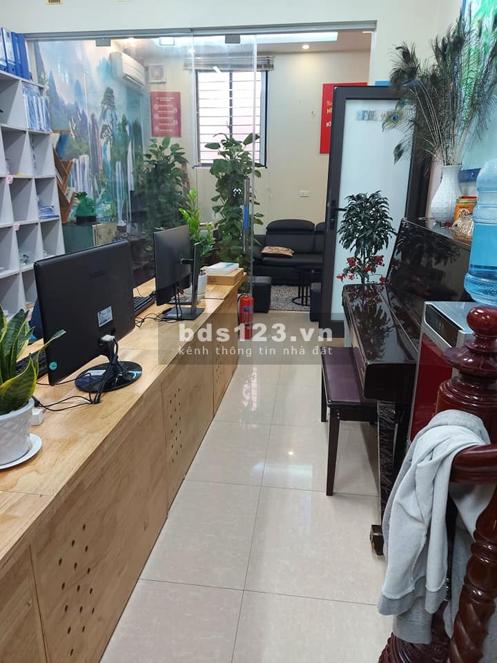 Bán nhà Lê Mật Long Biên dt 60m2 3 tầng hai mặt thoáng ô tô kinh doanh tốt, đúc kiên cố