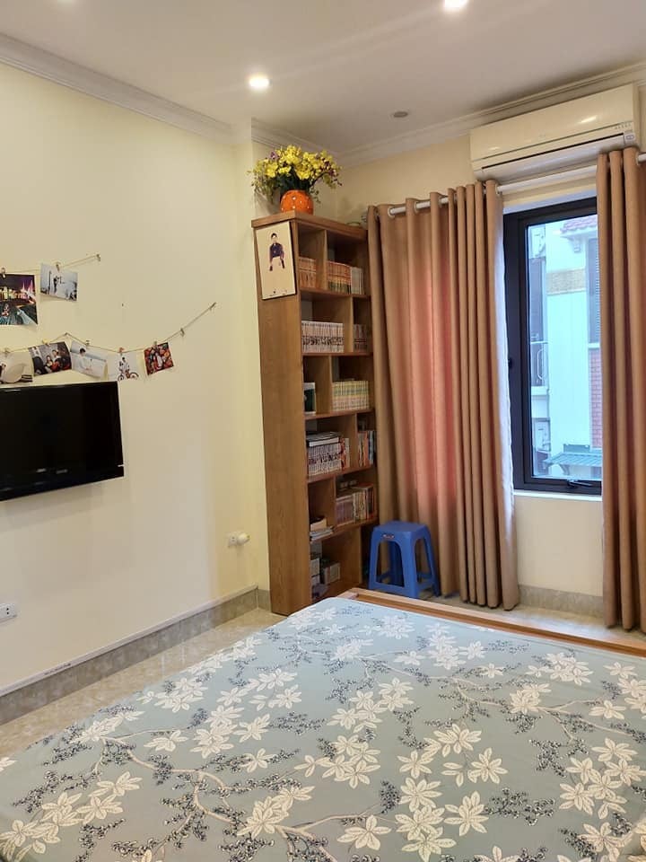 Bán nhà mặt ngõ Hoàng Quốc Việt Hà Nội nhà đẹp, ở ngay 42m2, 5 tầng, giá 5.4 tỷ lh 0902224679