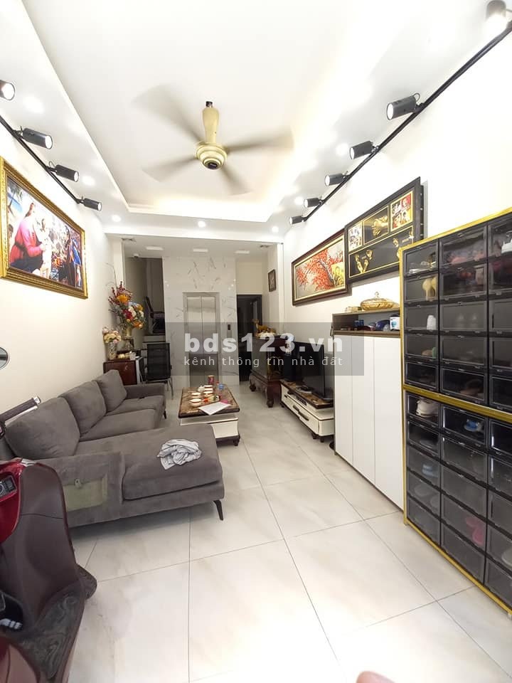 Bán nhà 6 tầng thang máy ô tô đổ tận cửa tặng nội thất ảnh thật 100% giá nhỉnh 6 tỷ, lhcc