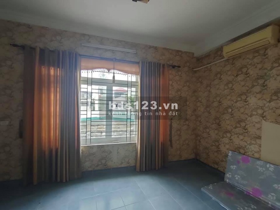Cần bán gấp nhà Ngọc Thụy, Quận Long Biên diện tích 40m2, 4 tầng giá chỉ 2.85 tỷ