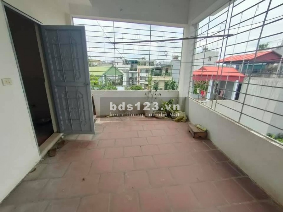 Cần bán gấp nhà Ngọc Thụy, Quận Long Biên diện tích 40m2, 4 tầng giá chỉ 2.85 tỷ