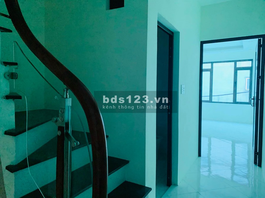Bán nhà nguyên căn ngõ 254 Minh Khai, đúc kiên cố 3 tầng, 2 ngủ, giá bán 2.05 tỷ, sổ sẵn