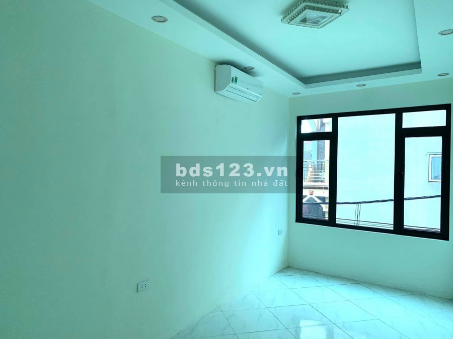 Bán nhà nguyên căn ngõ 254 Minh Khai, đúc kiên cố 3 tầng, 2 ngủ, giá bán 2.05 tỷ, sổ sẵn