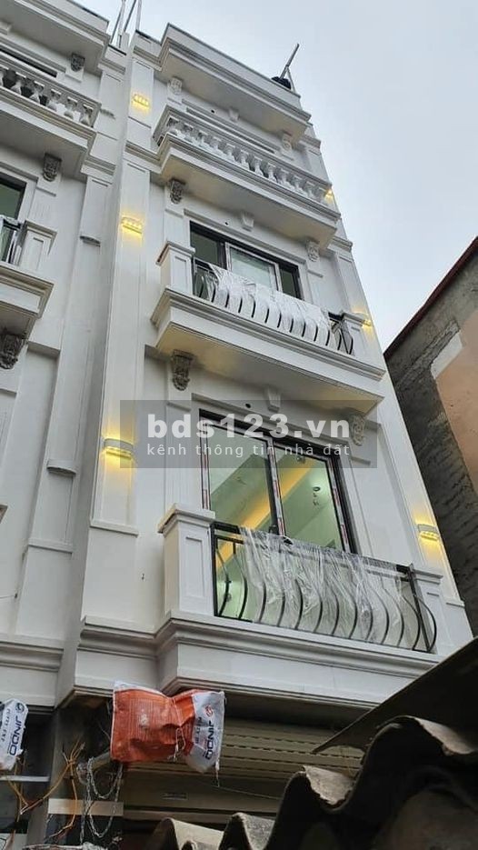 Duy nhất một căn ngõ o tô, Hoàng Mai 40m x 4T giá chỉ 3 tỷ 7 Lh: 0886644228